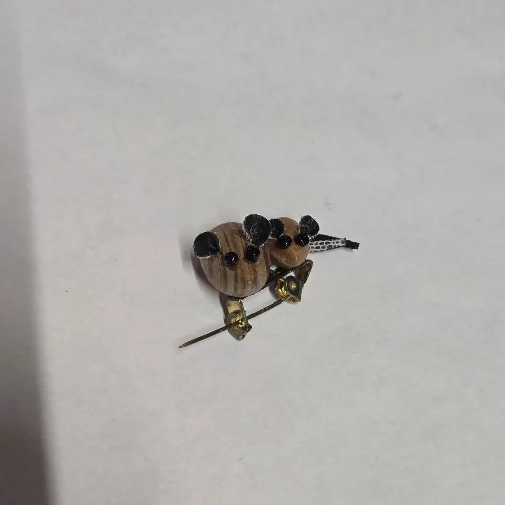 Vintage ADORABLE Wooden Mouse Brooch